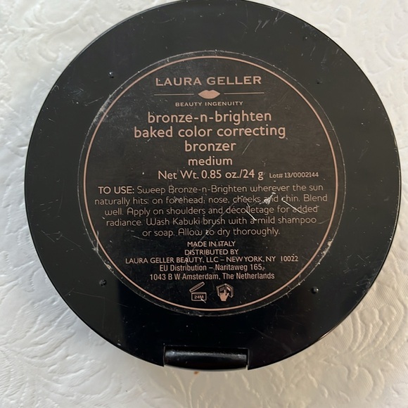 Laura Geller Bronze-n-Brighten Baked Bronzer - Bronze - Picture 2 of 4